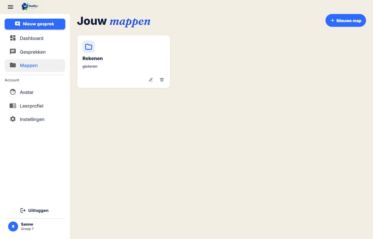 Voorbeeld van het mappenscherm: gesprekken zijn geordend in mappen per schoolvak